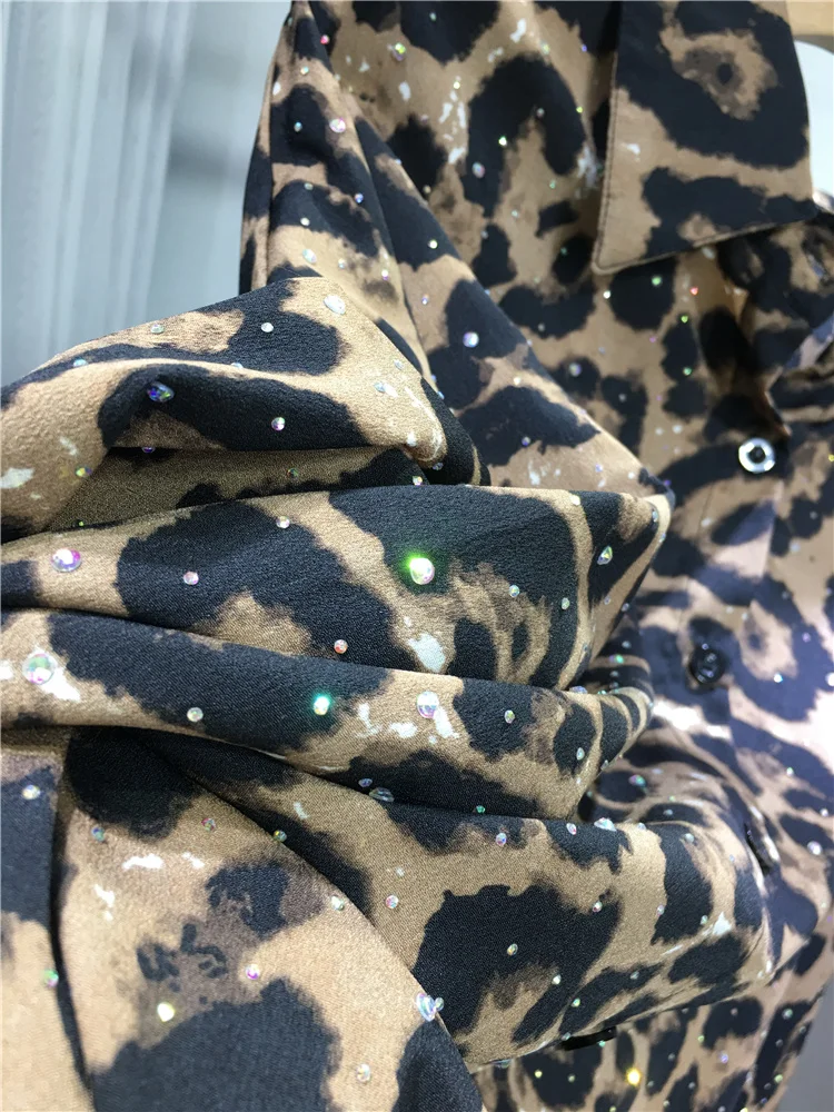 Camisa de manga larga con estampado de leopardo para mujer, cárdigan adelgazante de longitud media, suelto y versátil, primavera y verano, 2024