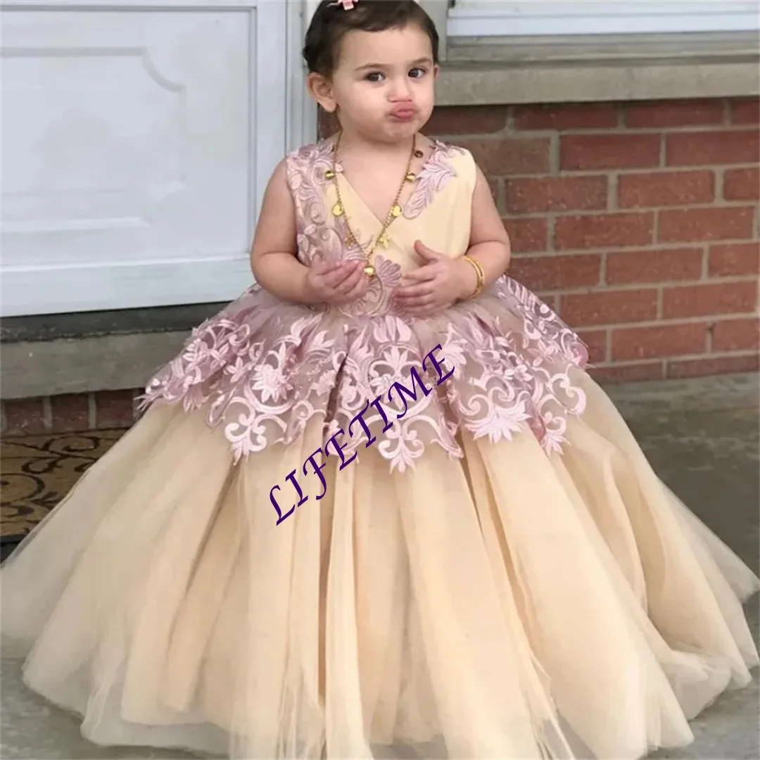 

CustomizedPrincess Lace Appliques Flower Girl Dress For Wedding Party V Neck Sleeveless Pleat Floor Length Sweep Train Baby Comm