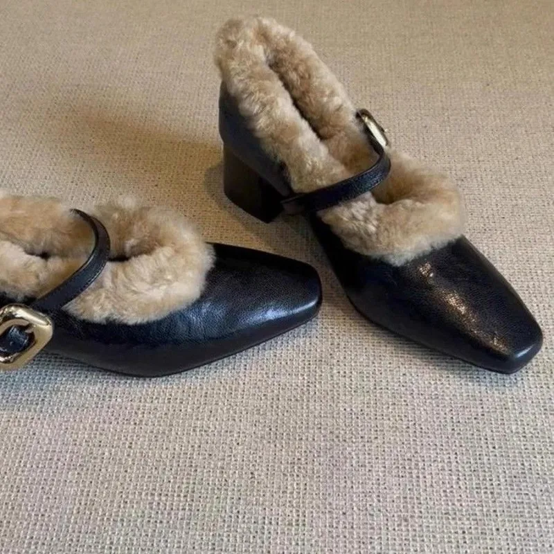 أحذية نسائية بكعب سميك على الطراز الفرنسي مع أحذية جلدية صغيرة من القطيفة ماري جين، أحذية جديدة بمقدمة مربعة للشعر من قطعة واحدة