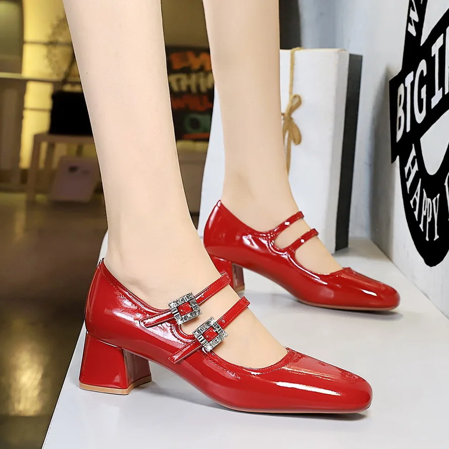 

New Daily Versatile Sweet Mary Jane Women's Shoes Mid Heel Lacquered Leather Shallow Mouth Round Head Water Diamond Buckle pumps