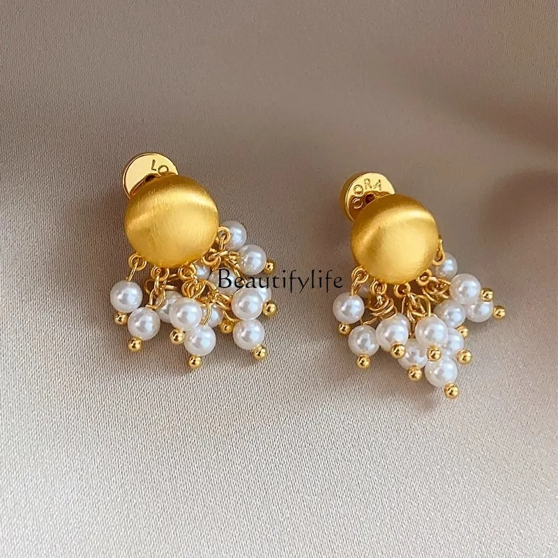 

Niche pearl fringed earrings, high-end temperament, atmospheric and beautiful earrings.