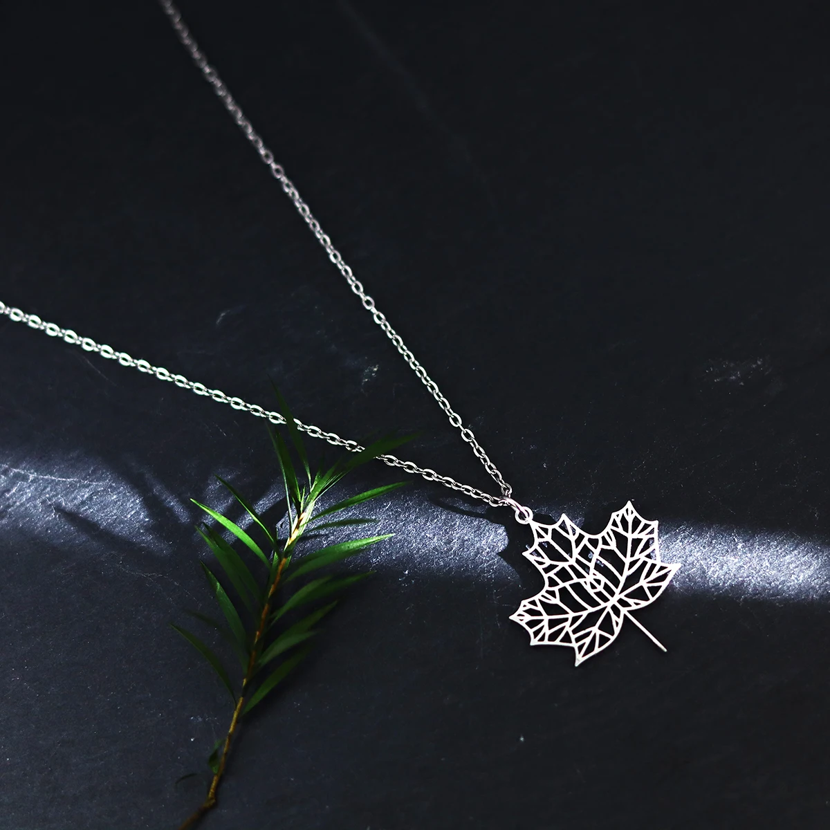 Kinitial Women's Maple Leaf Pendant Necklace Stainless Steel Summer Clavicle Chain Commemorative Day Jewelry Gift New Style