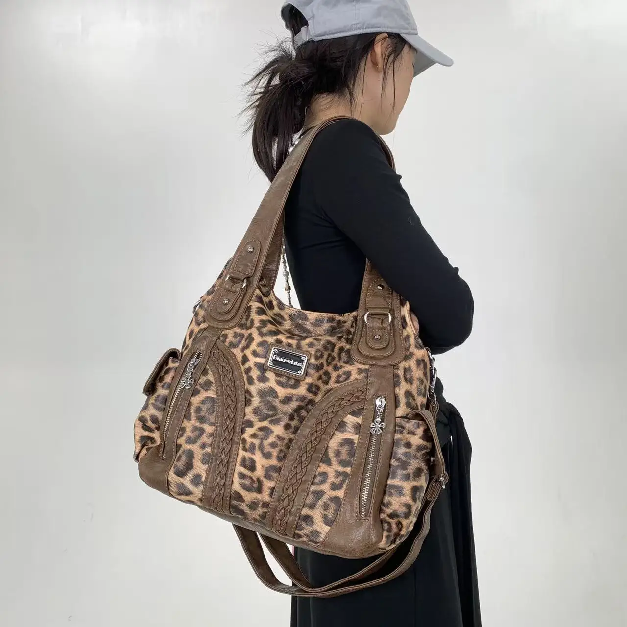 

Женская уличная сумка через плечо Y2K Melad с леопардовым узором большой вместимости, несколько разделений, персонализированная сумка через плечо