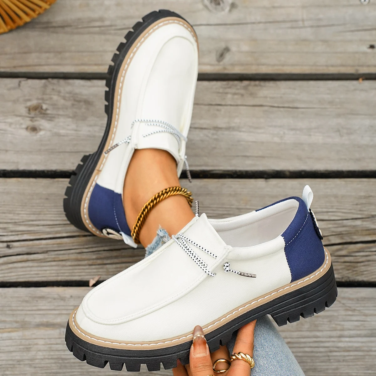 

New Women Casual Comfortable Flat Shoes Women Solid Lace-up Loafers Women Fashion Sports Shoes Zapatos De Mujer