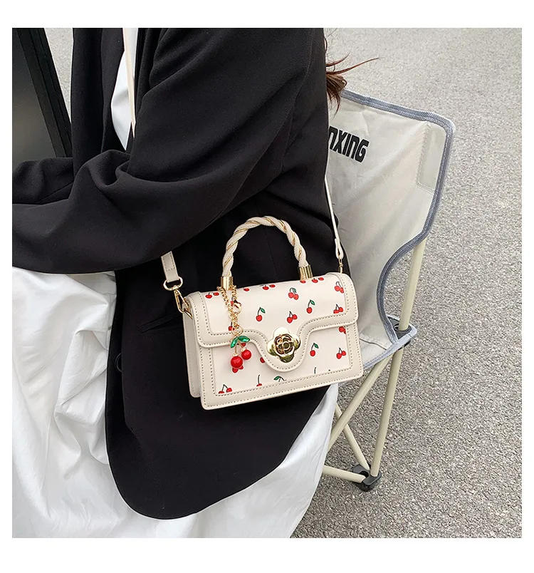 Exquisite Small Bags Women New Fashion Versatile Messenger Bag Sweet Cherry Square Chains Crossbody Bags Wallet  Purse