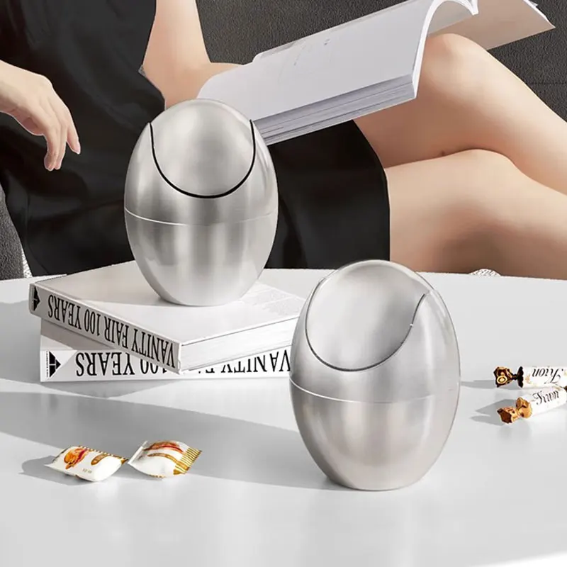 

The 304 stainless steel mini household trash can features a high appearance level and personalized creativity