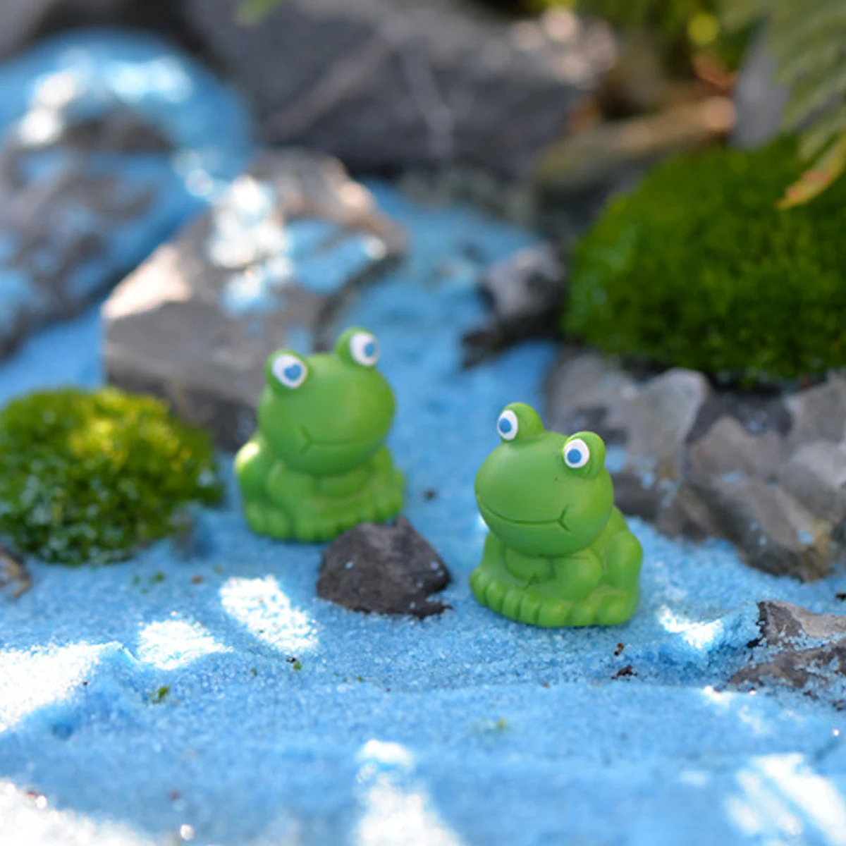 

10pcs Frog Ornaments Resin Car Accessories Home Decor Bedroom Office Animal Statue Gardening Supplies