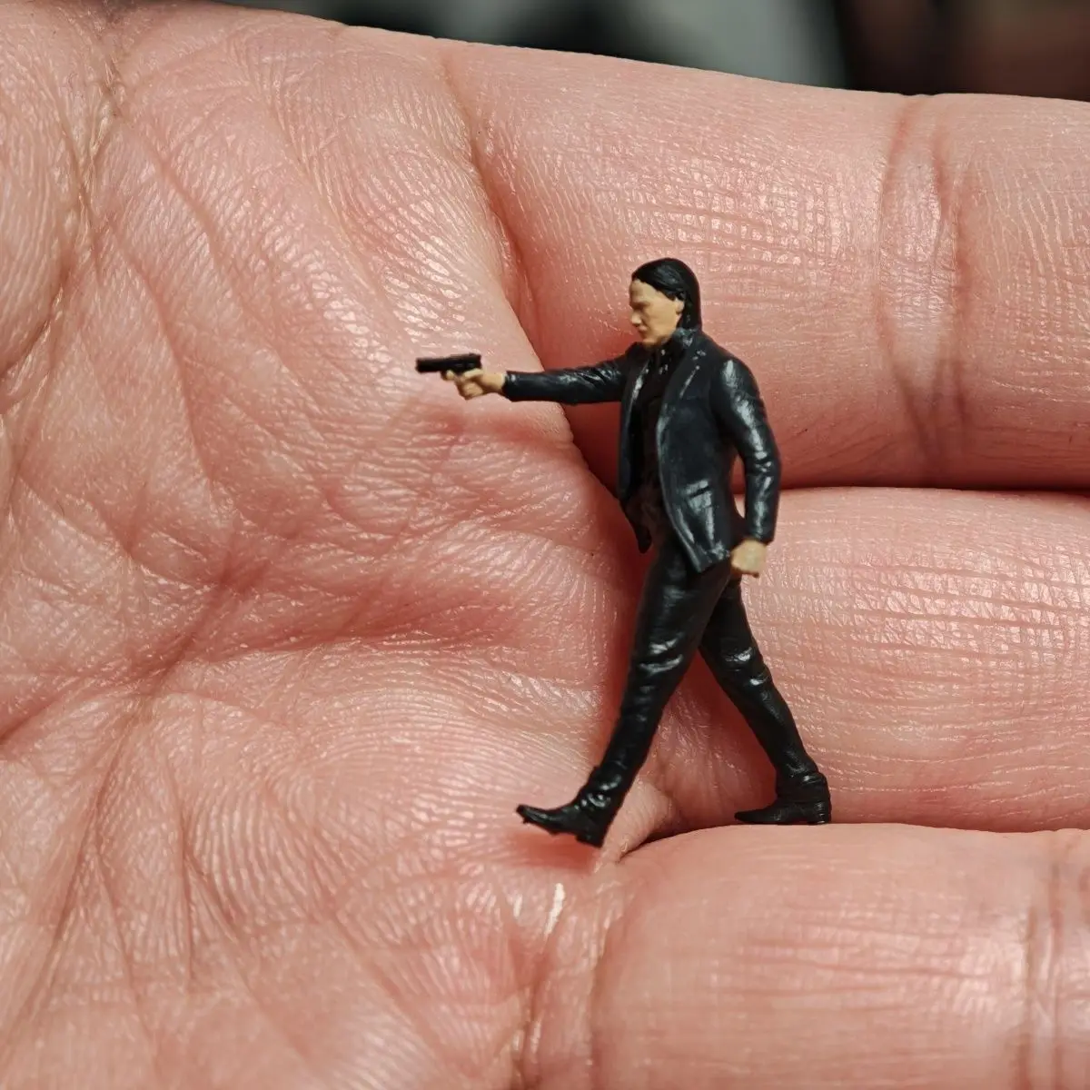 Figura en miniatura de resina John Wick, modelo de escena de coche, 1/64