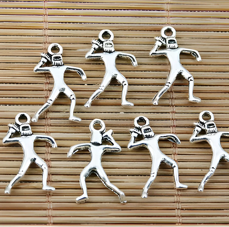 

35pcs 20*13mm Alloy metal tibetan silver color player design pendants HWEF1525