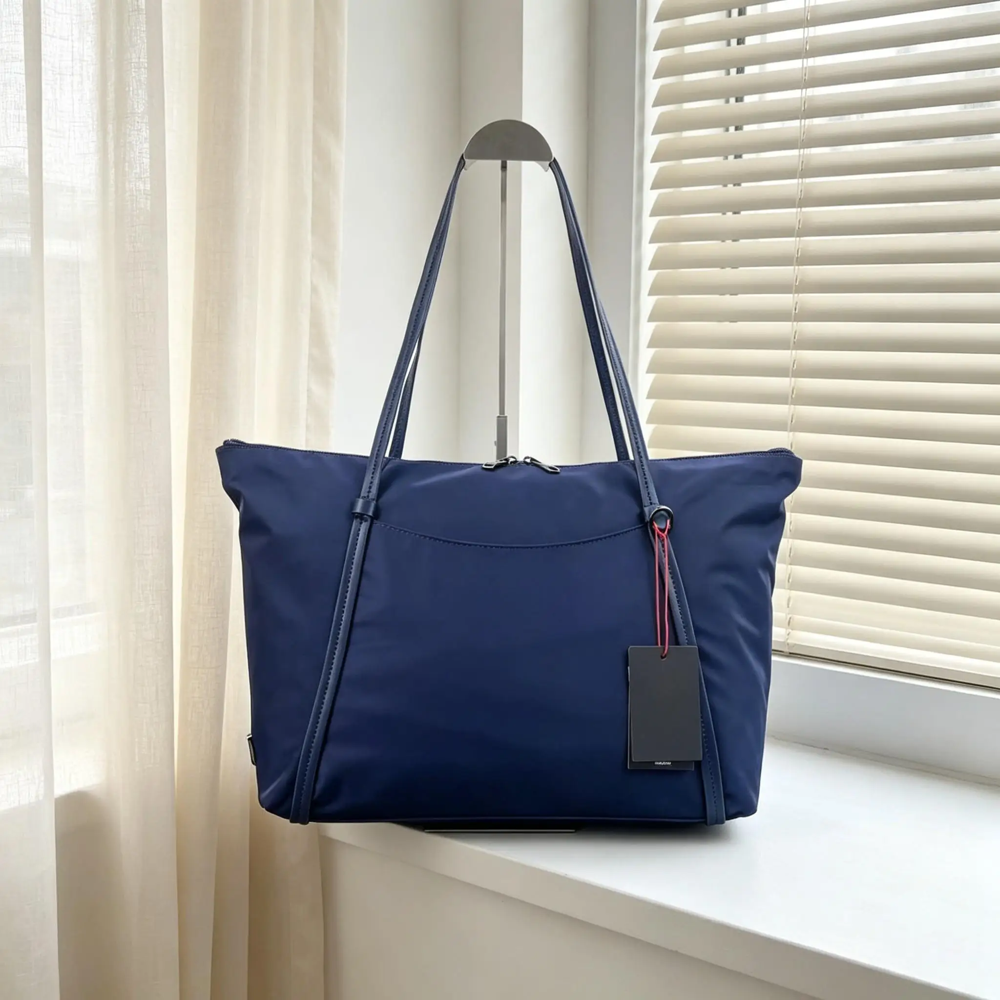 Nylon Travel Handbag Large Capacity Fashion Commuter Bag Versatile Daily Shoulder Bag