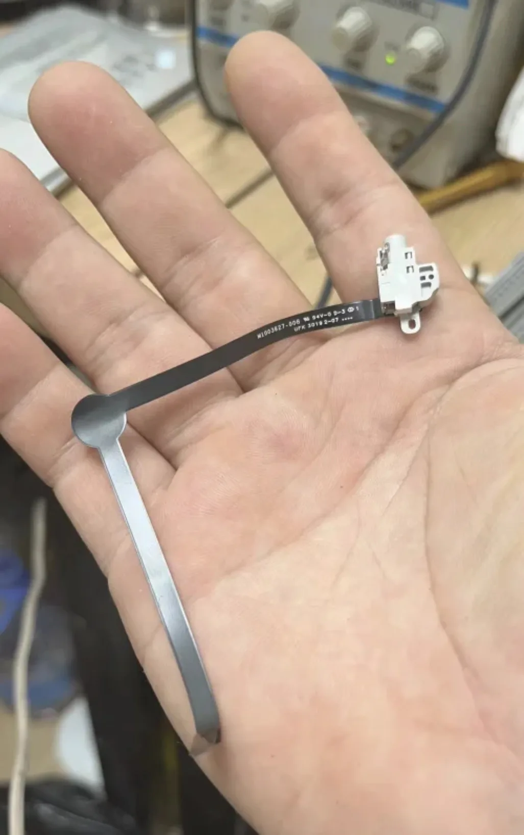 كابل SX Flex لجهاز Microsoft surface pro 7 (1866) مقبس الصوت المرن #1