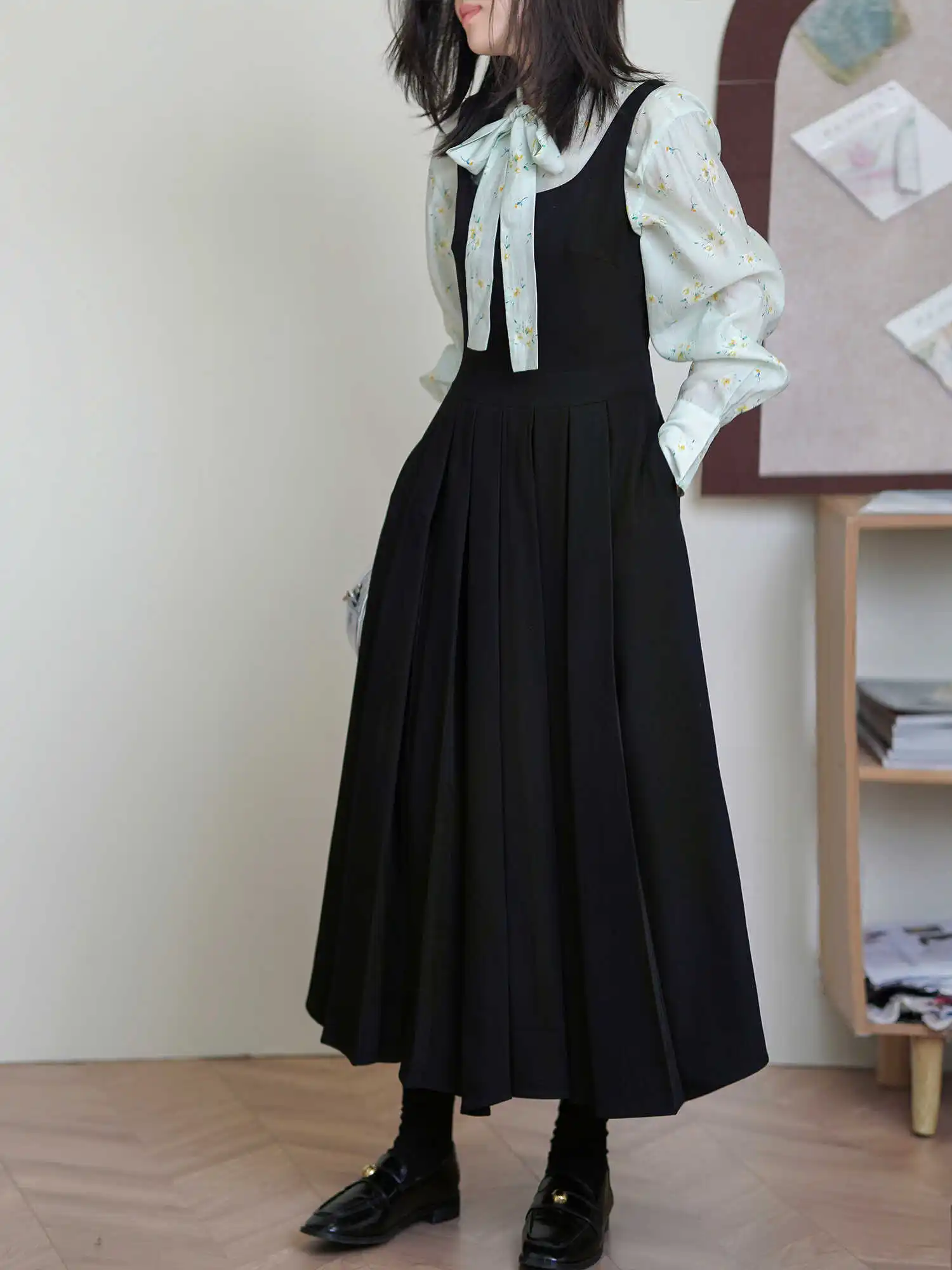 

Весенняя коллекция 2026: Гладкая плиссированная юбка-карандаш из мягкого полиэстера для офиса и повседневной носки, с завышенной талией