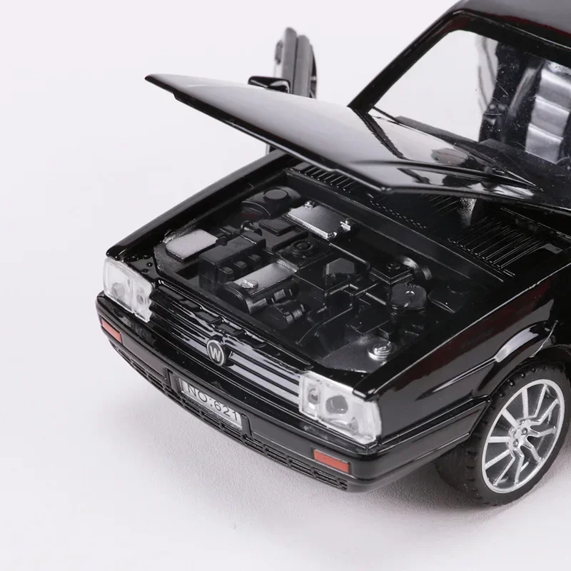 1:32 Volkswagens SANTANA Alloy Car Model Diecast & Toy Metal Vehicles Car Model High Simulation Sound Light Collection Kids Gift