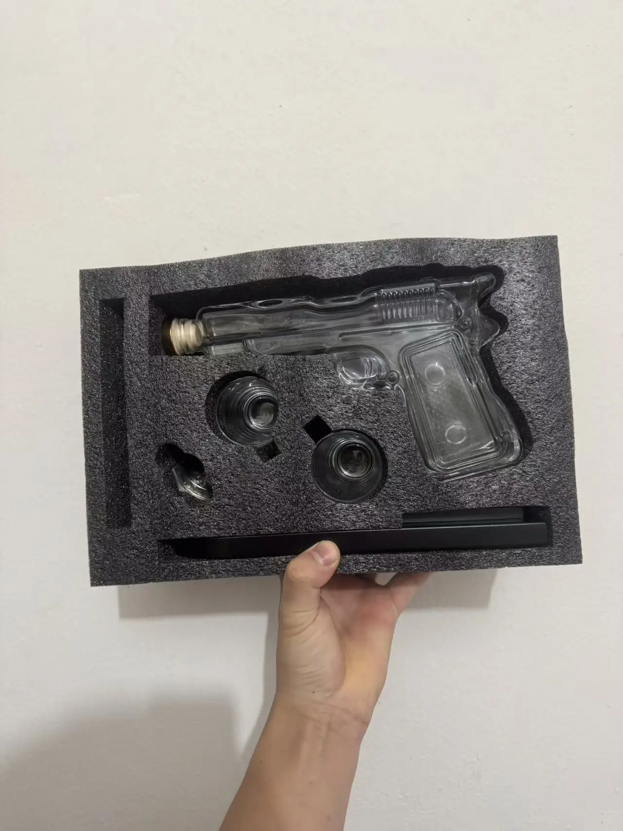 

Sandhawk Glass Pistol Decanter Dispenser for Whiskey Vodka Home Bar Craft Bottle Cover