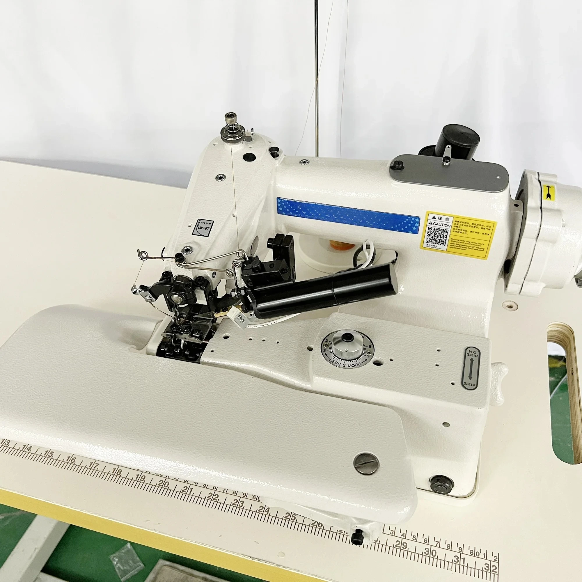 HK-101D Blind Stitch Sewing Machine Suitable for Concealed Stitching on Clothes and Pants