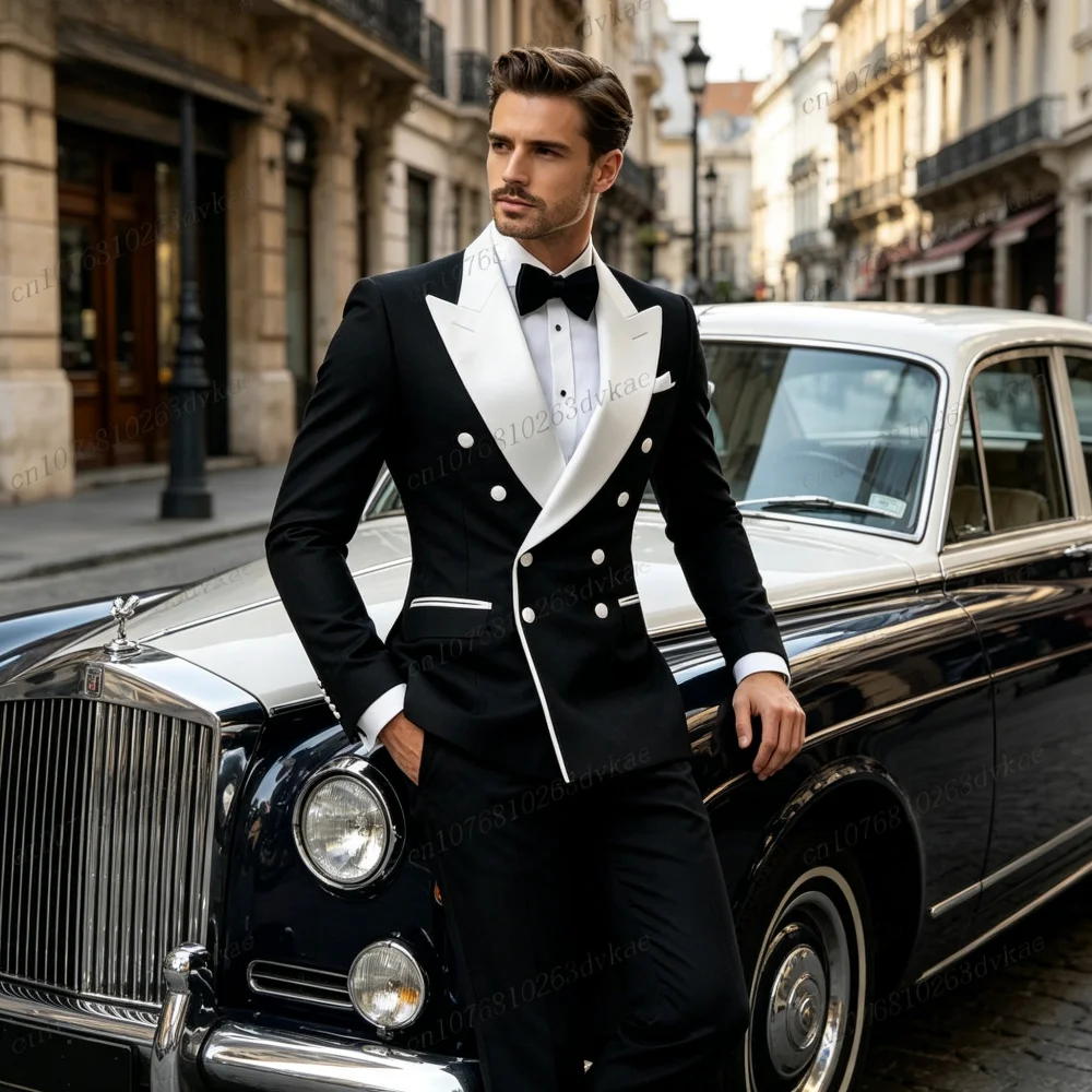

Мужской повседневный костюм-двойка с белым пиджаком с лацканами и черными брюками для свадьбы, церемоний и праздников