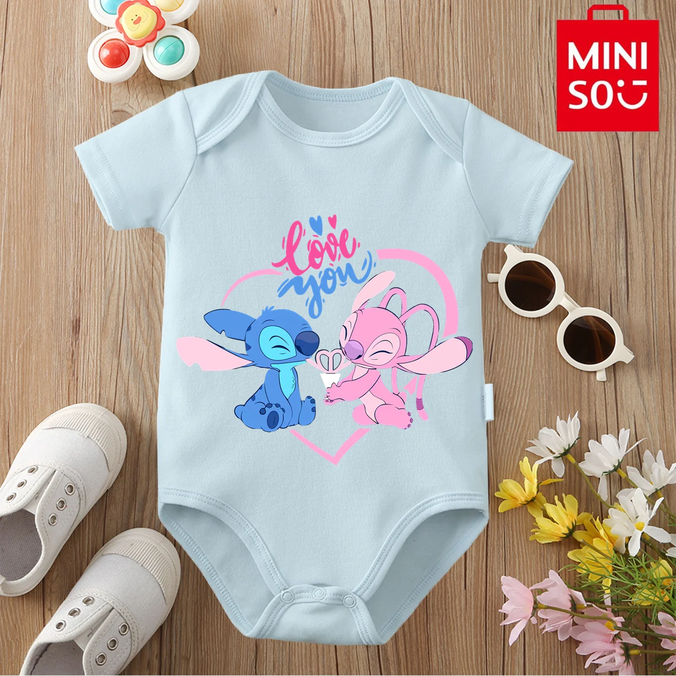 ملابس أطفال قطنية 100% موقعة مشتركة من MINISO & Disney بدلة قطعة واحدة للأطفال مطبوعة على شكل ملاك L لحديثي الولادة من عمر 0 إلى 12 شهرًا #3