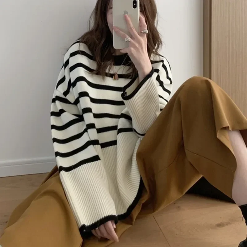 

Striped Knitted Sweater Women's Autumn and Winter New Retro Wear Soft Waxy Round Neck Pullover Loose Long-sleeved Sweater