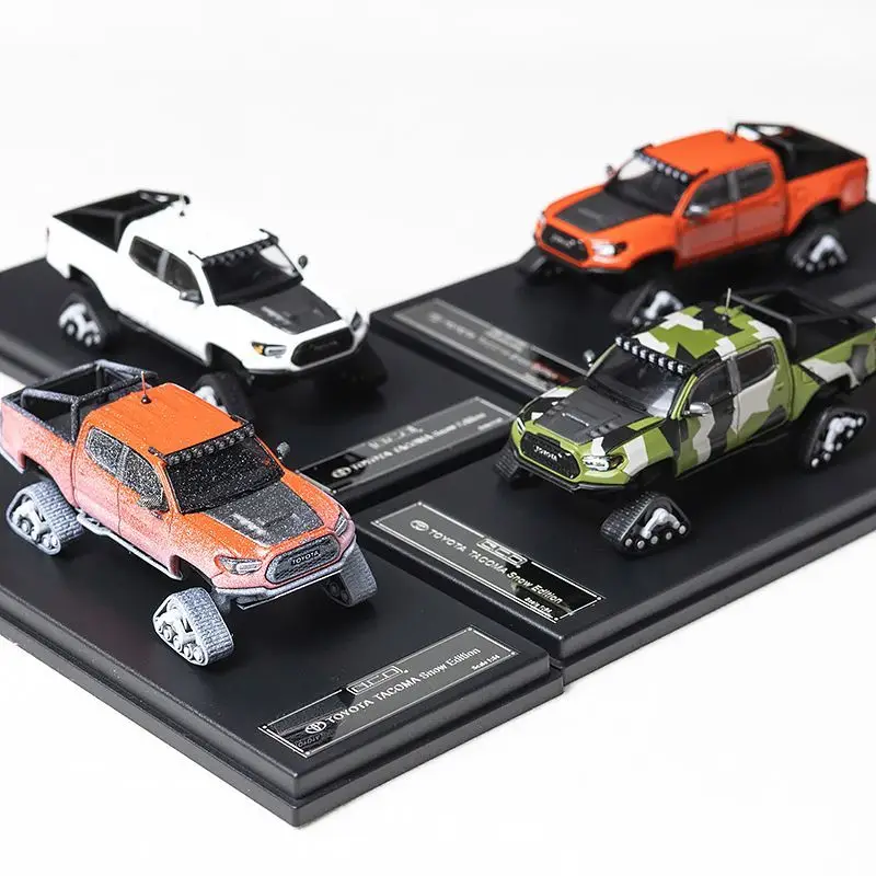 

GCD 1:64 TACOMA Snow Track Edition Alloy Car Model * with accessories