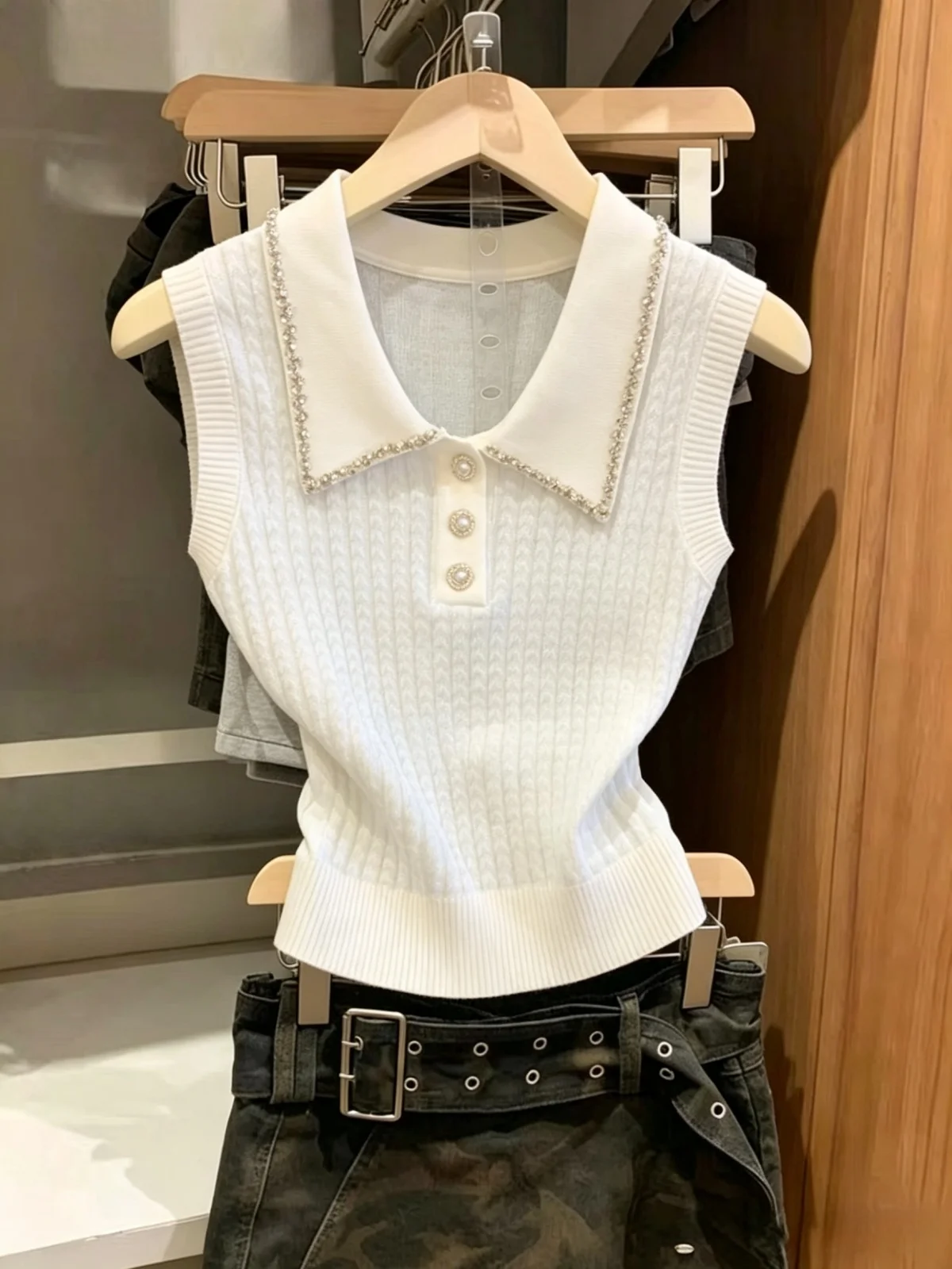 

Heavy Embellished Diamond Women's Knitted Vest Summer New Style Sleeveless Collar Sweet Top Self-Keeping Recommendation