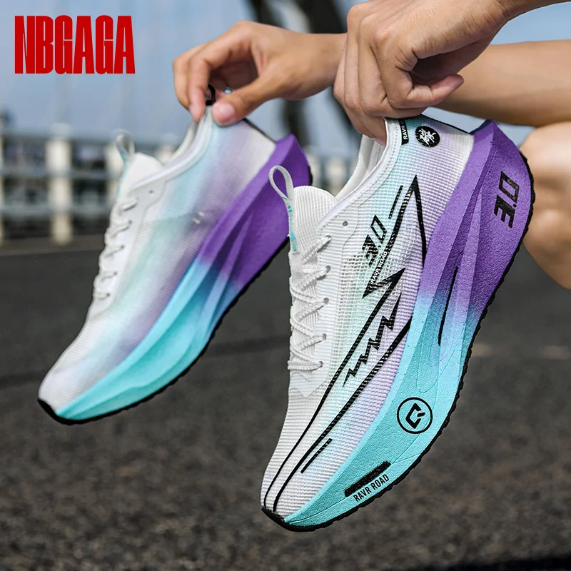 

Мужские легкие кроссовки для бега с карбоновой пластиной: улучшенная стабильность и отдача энергии для марафонов, тренировок и пробежек