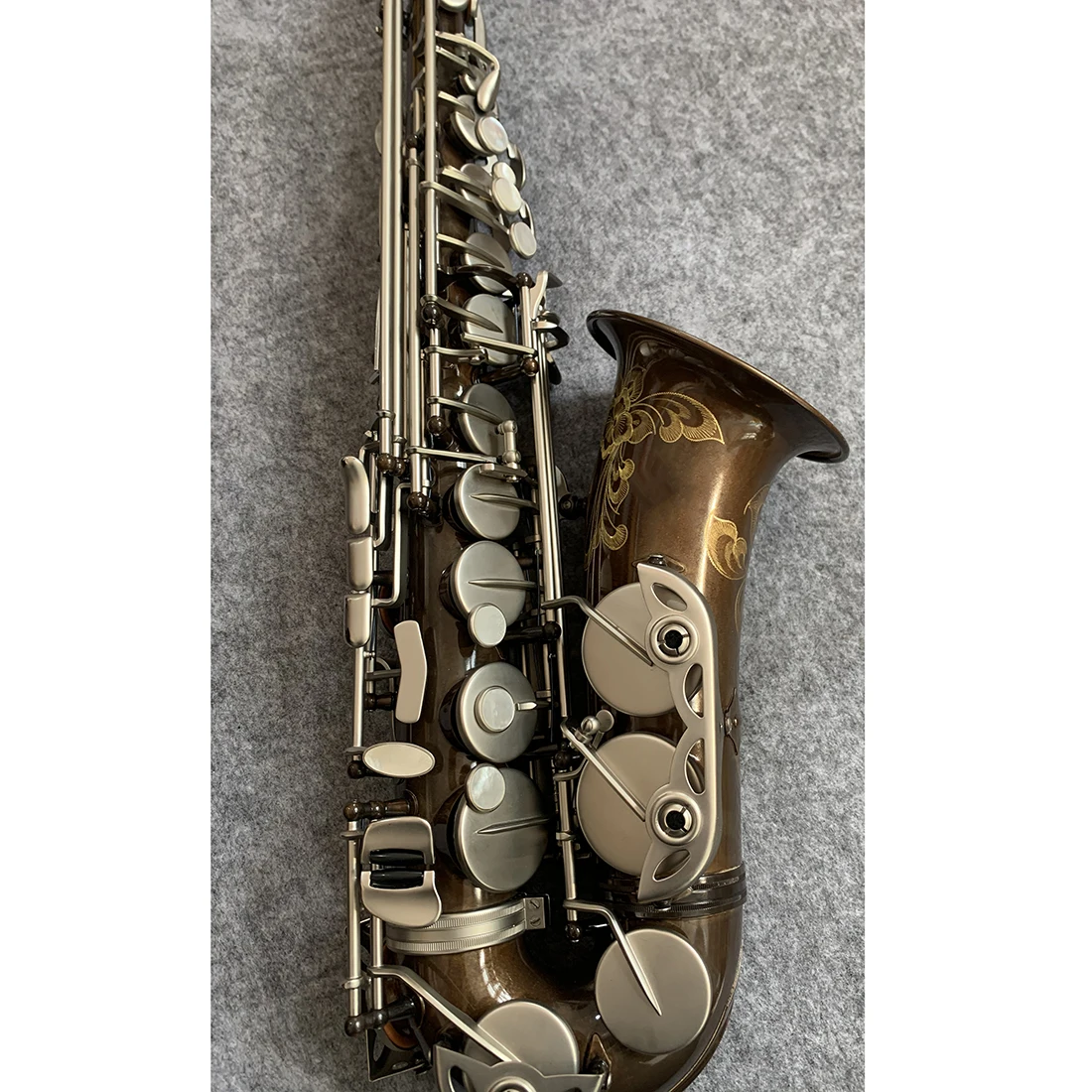 Black Nickel Plated Body Saxophone Eb Tone Beautiful Flower Alto Saxophone From China