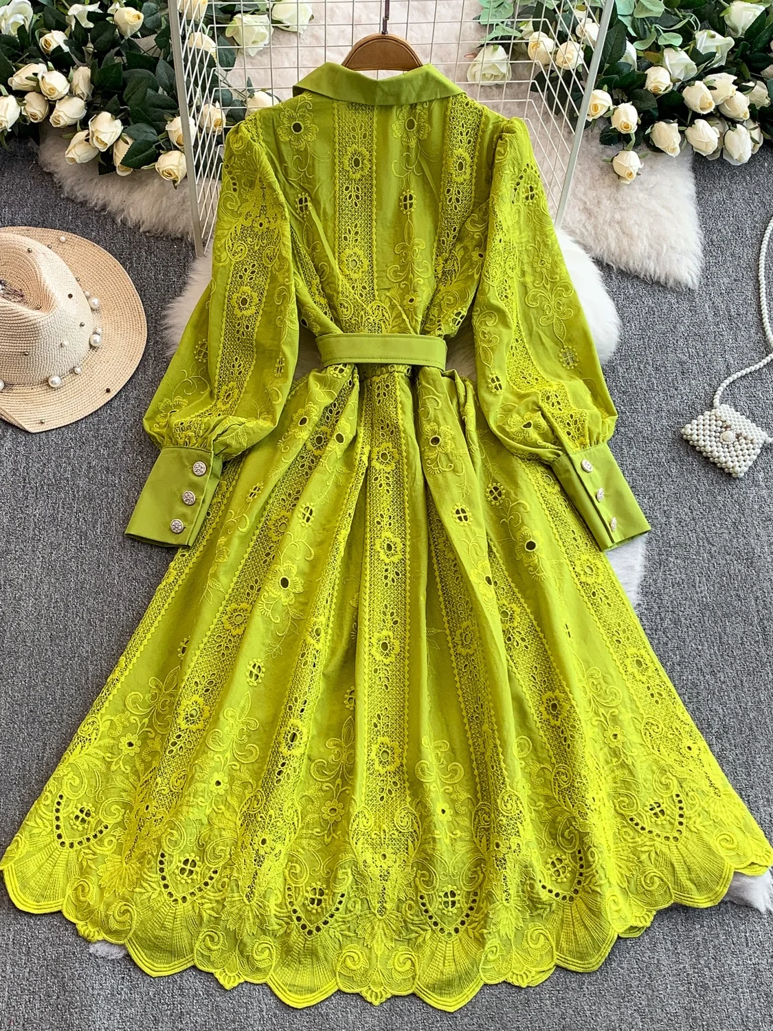 Traje retro con bordado hueco y peso pesado, cuello Dr, Otoño Invierno para mujer, cintura con un solo botón, adelgazante, hasta la rodilla...