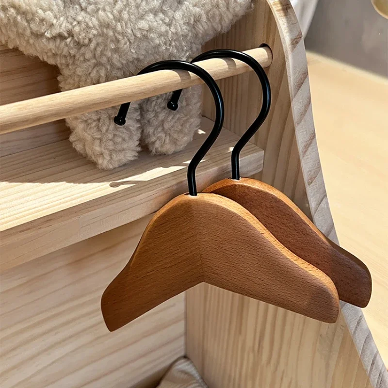 Pet-Friendly Beech Clothes Hanger Compact Mushroom Design Specialized Display Rack for Small Dog Apparel Pet Organizer