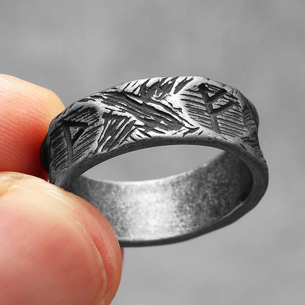 Minimalism Retro Viking Runes Damaged Men Rings Stainless Steel Punk New Rock Women Jewelry Fashion Accessories Gift Wholesale