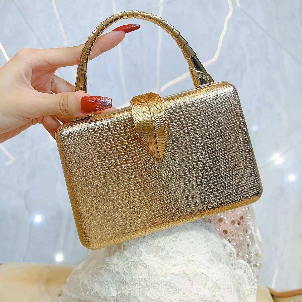 

Evening Clutch Women’s Fashion Box Purse Chain Shoulder Bag Elegant Party Handbag Wedding Prom Dinner Dress high-capacity bags