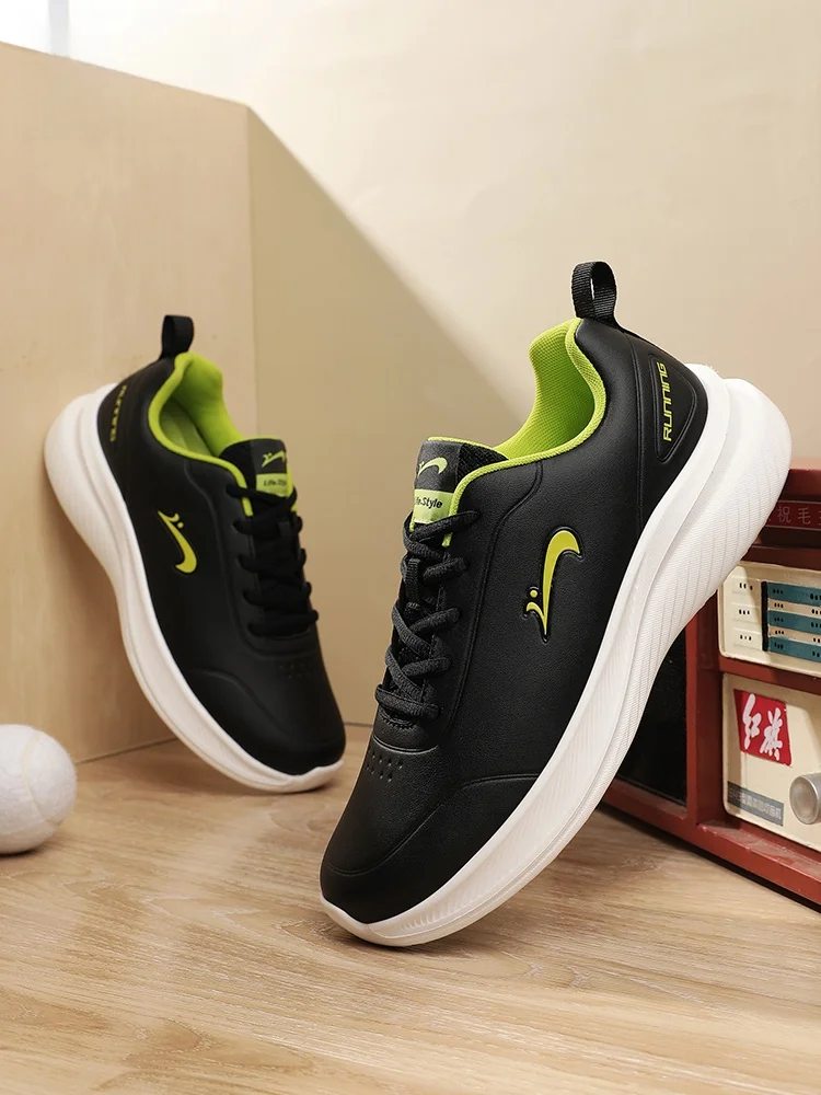 ソフトボトム衝撃吸収ランニングシューズ男性用カジュアル多用途スポーツスニーカーカップルマッチング快適なオールシーズン履物