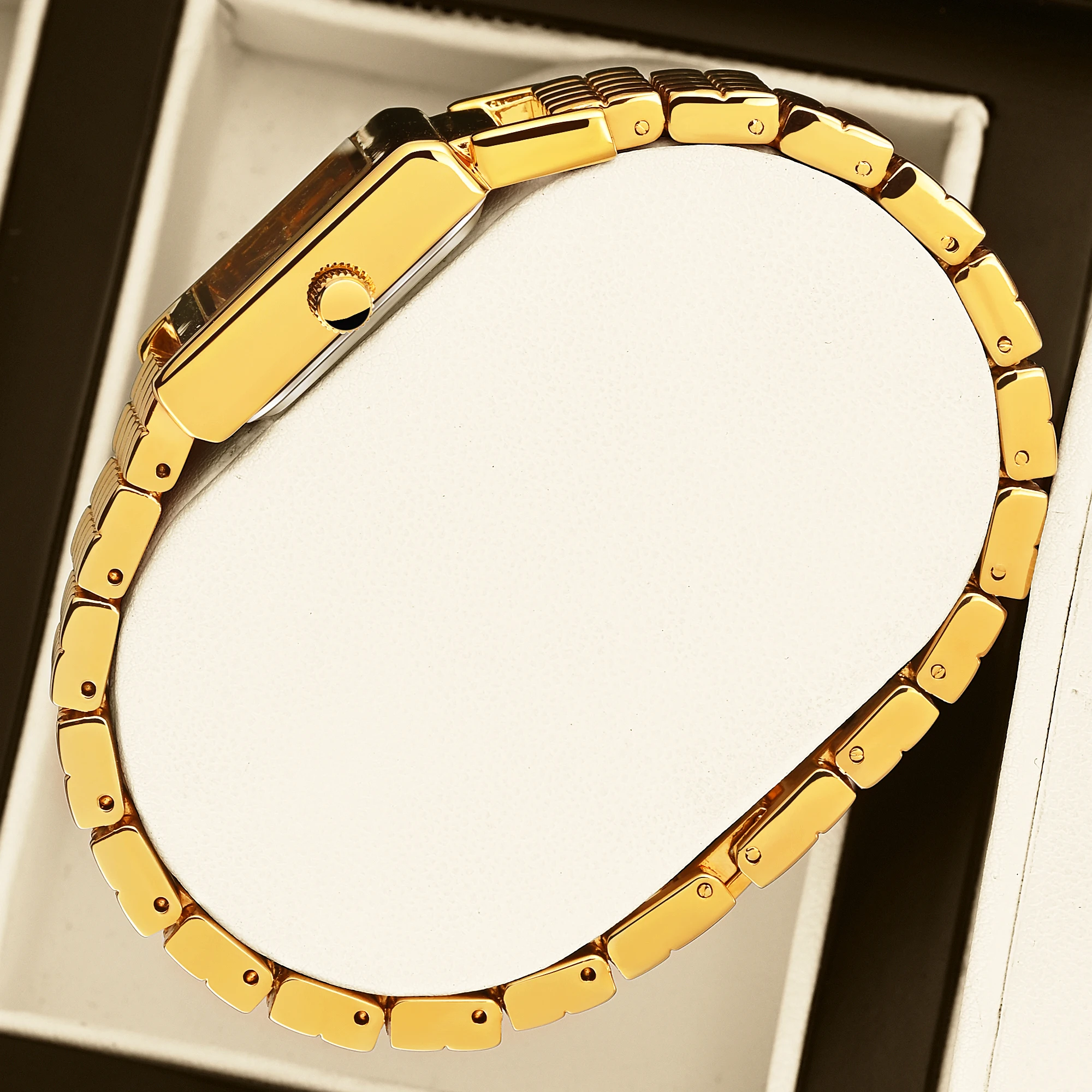 YaLaLuSi Fashionable ladies’ watch brand: minimalist, elegant business watches; compact, water-resistant quartz watches