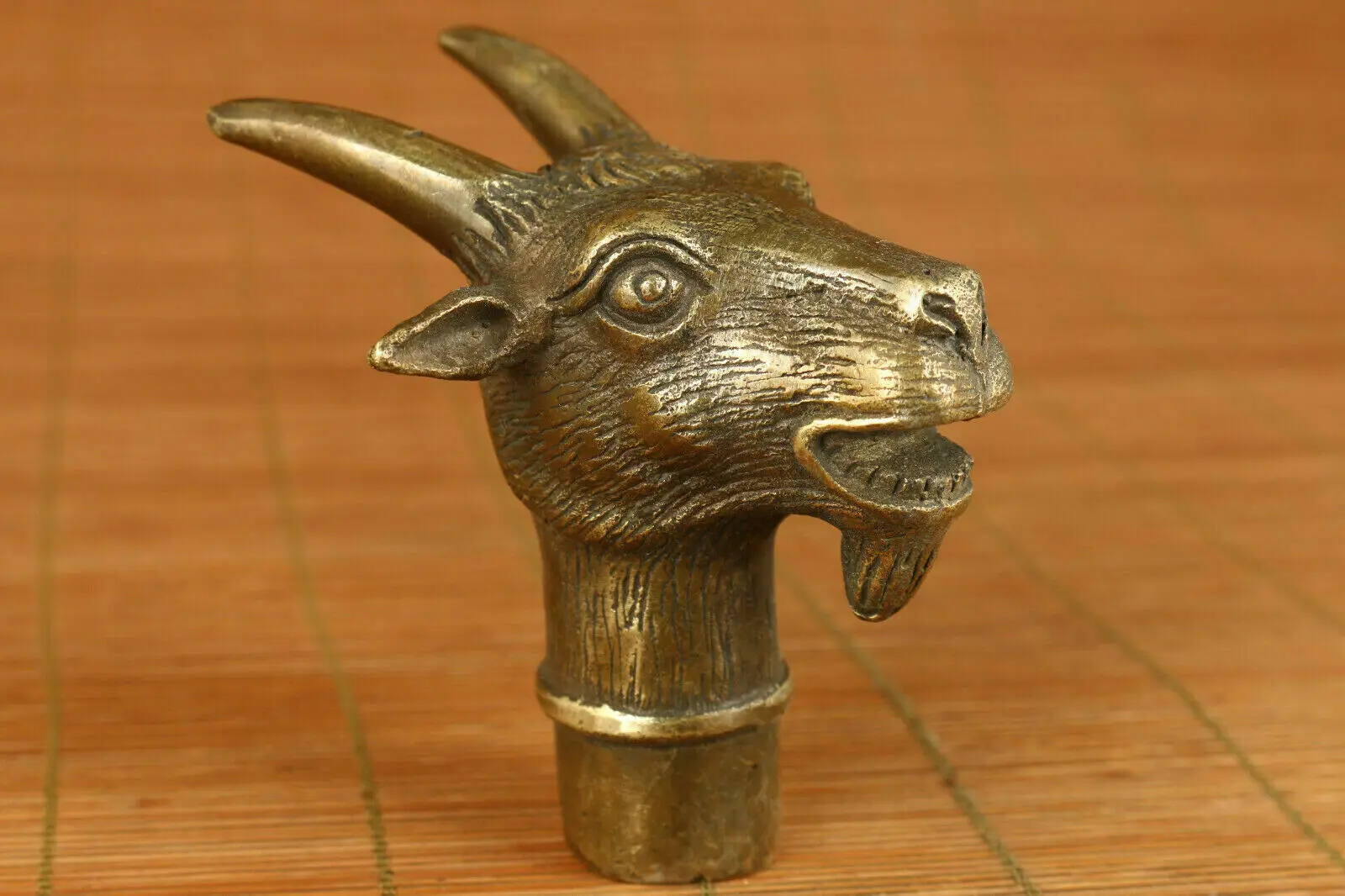 

Asian Chinese Old Bronze Handmade Carved Sheep Collect Statue Walking Stick Head