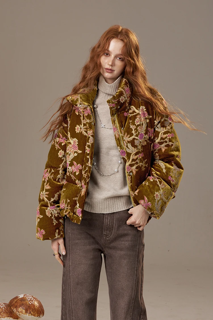 ELFSACK 2025 Women's Winter Down Jacket, Retro Floral Embroidery Stand Collar Puffer Coat, Romantic Thick Warm Padded Top