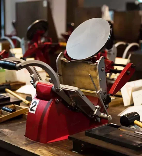 Manual letterpress disc printing machine Letterpress movable type printing, manual letterpress business card