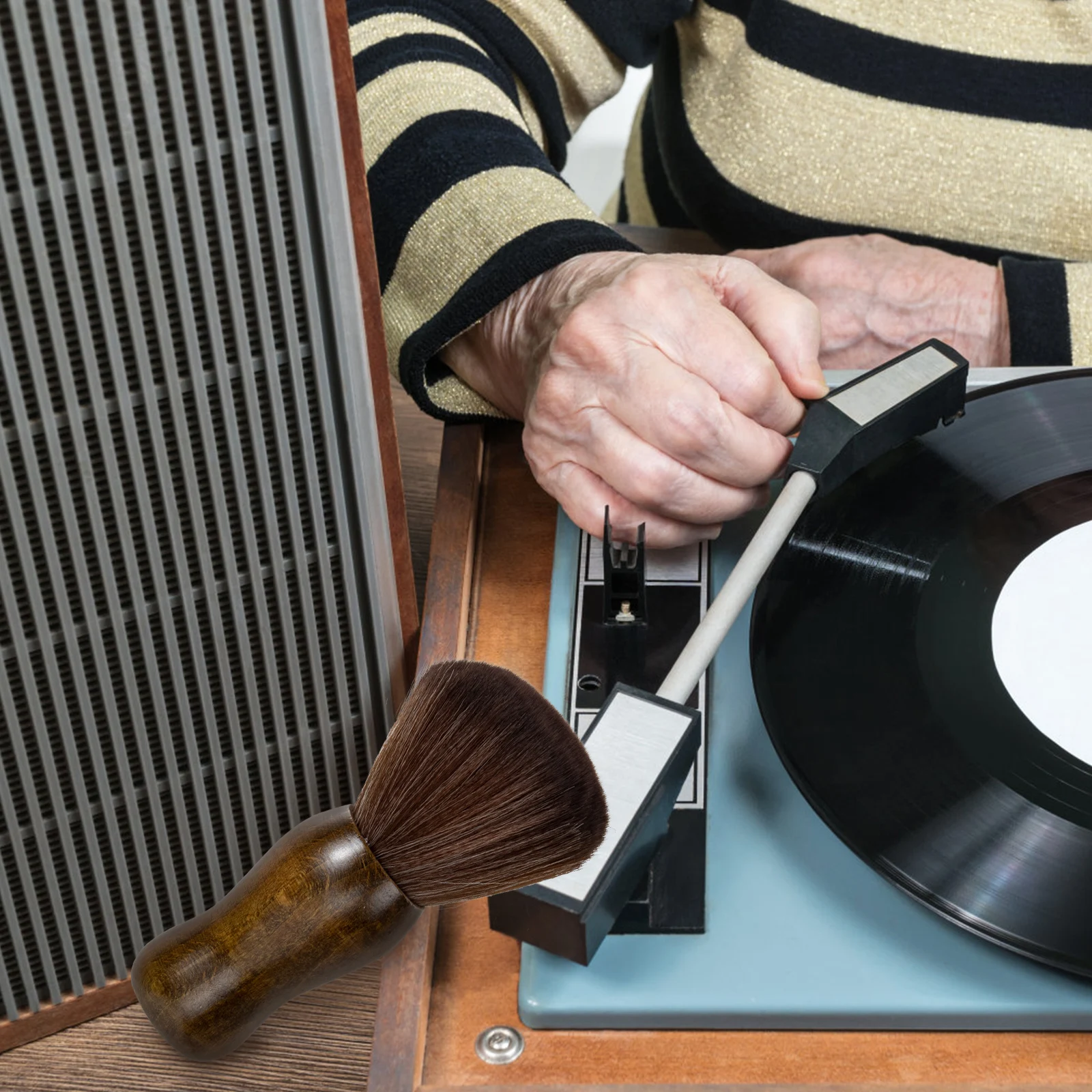 

Short Handle Vinyl Record Cleaning Brush Non-Deformation Tear-Resistant Dust Hairbrush for Turntable Player Cleaner