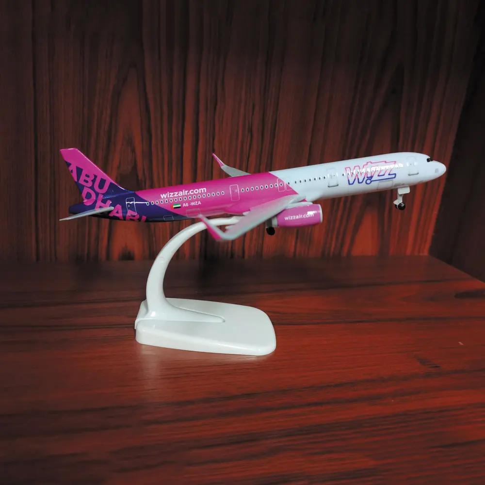 20cm Diecast Aircraft Model Wizz Air for Airbus A321 Plane Model Metal Die-cast Airplane Model for Gift and Collection Gift
