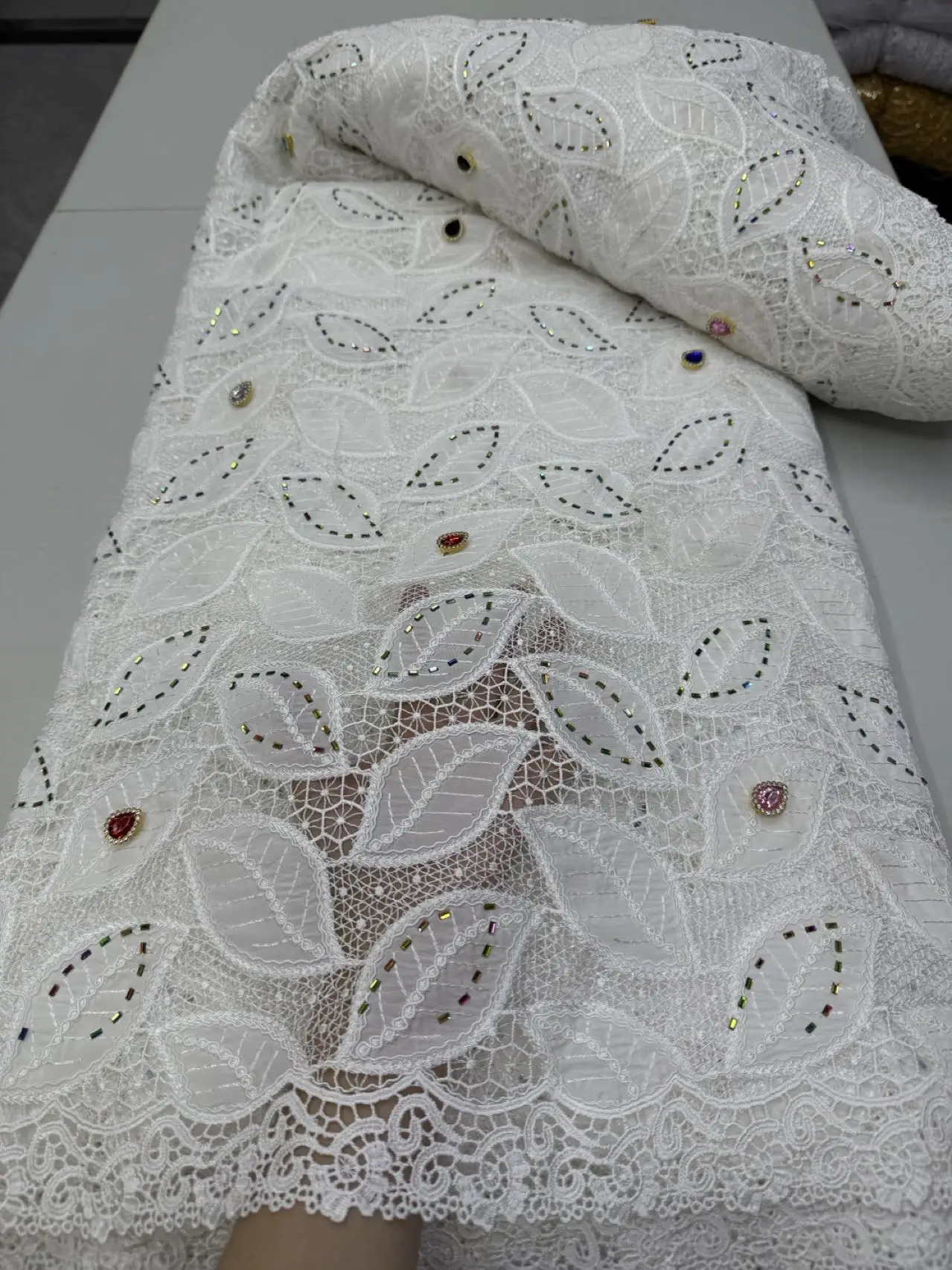 Tela de encaje soluble en agua African Stones 2026, encaje de guipur nigeriano de alta calidad para vestidos de novia, material de costura para mujer