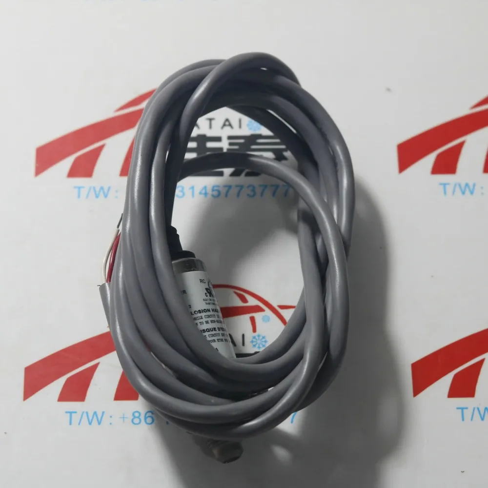 New for P499VBS404C Johnson Controls P499VBS-404C pressure sensor