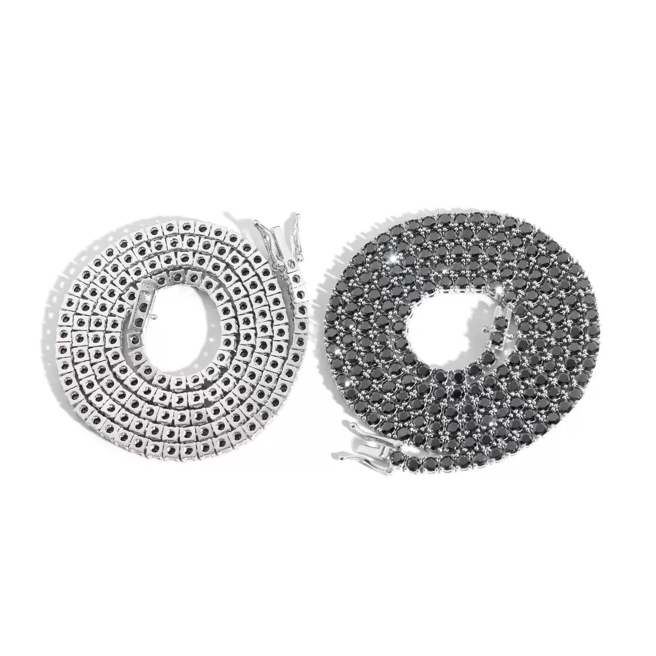 

Красивое изготовленное и модное круглое черное ожерелье из чистого серебра D-цвета с муассанитом, подходит в подарок для мамы.