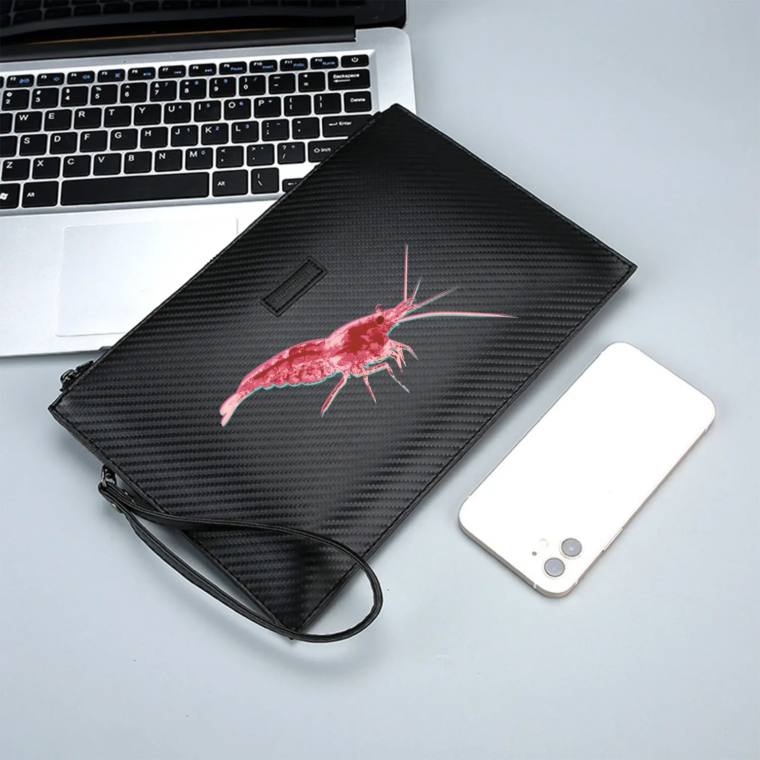 Corpo di gamberetti, antenna, occhio, sfondo nero Elegante borsa da uomo in PU stampato Alla moda e pratica per il trasporto quotidiano