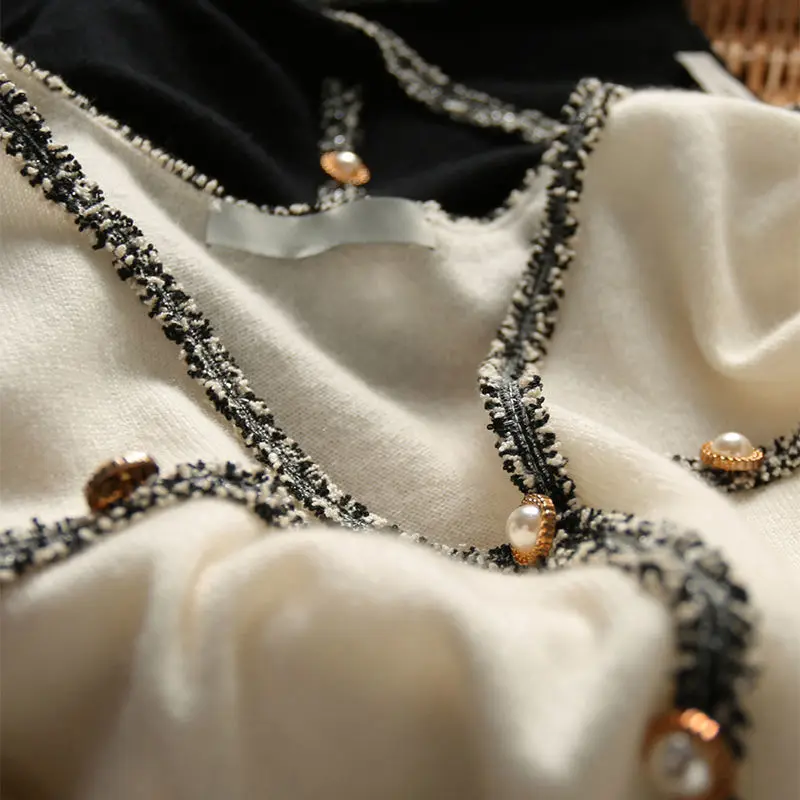 Tweed Splicing Pearl Buckle V-Neck Sweater Women 2024 Autumn Winter Long Sleeve Knitted Pullover All-Match Jersey Bottoming Top