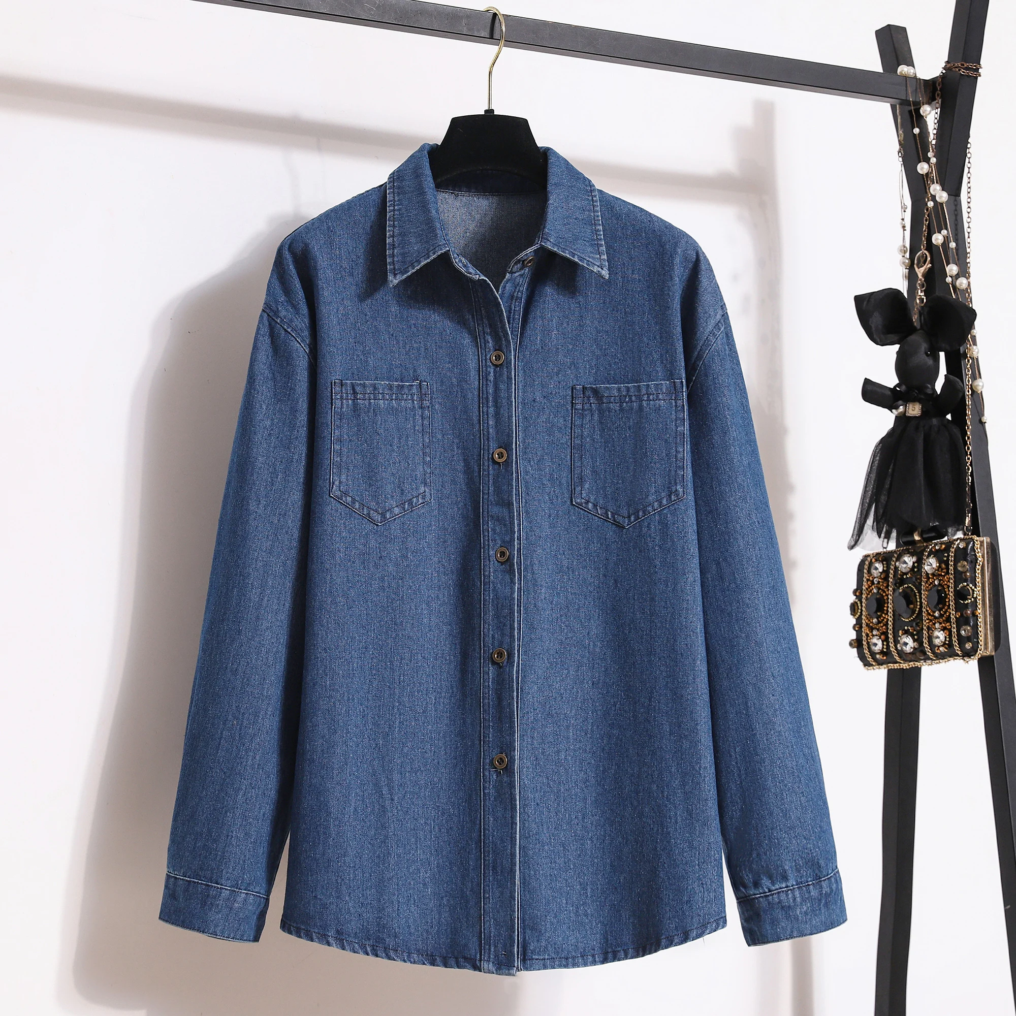 

Осенняя джинсовая рубашка больших размеров, женская повседневная свободная синяя джинсовая куртка в стиле ретро с длинным рукавом и отложным воротником, женские однотонные топы большого размера
