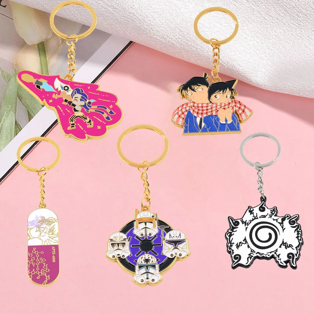 

Science Fiction Movie Character Key Chain Clone Key Ring Creative Pendant Space Pendant Jewelry Creative Accessories