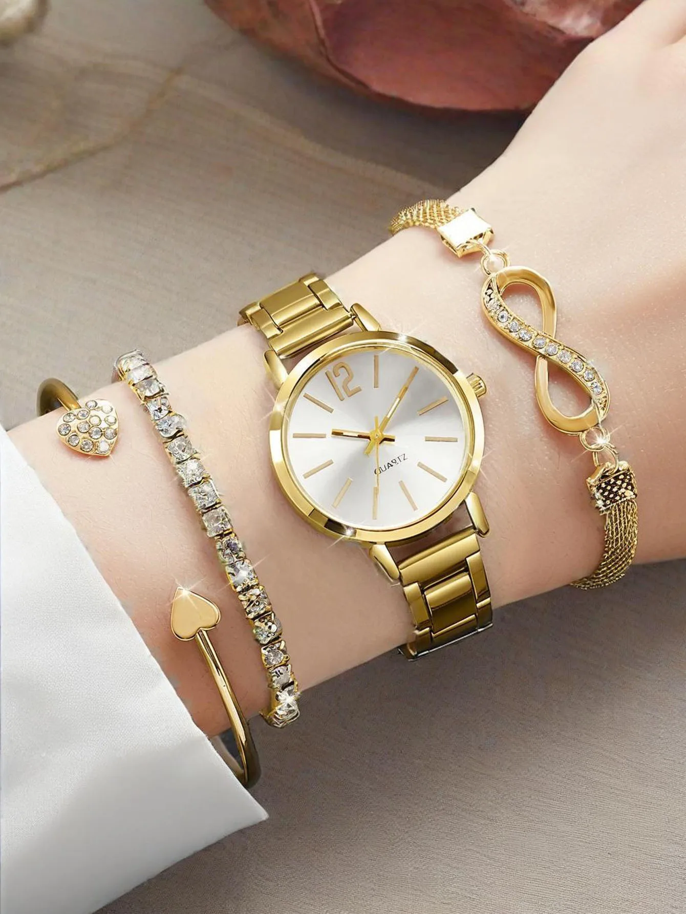 4pcs /set women's watch temperament steel strip women's watch fashion simple trend women's quartz watch bracelet set