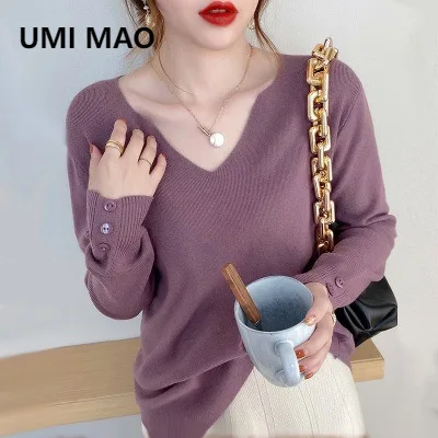 

UMI MAO Fashion Temperament V-neck Design Top Autumn Winter Bottomed Sweater Women Loose Leisure Long Sleeve Lazy Sweater Women