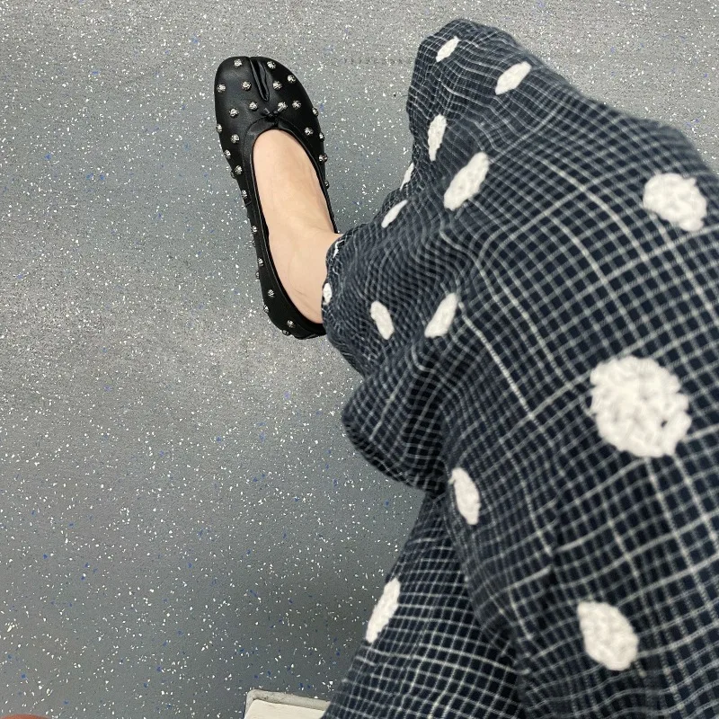 Women's Shoes Designer Rivet Tabi Single Shoes Trendy Comfort Soft Soled Flat Shoes for Womne Luxury Sneakers Zapatos De Mujer