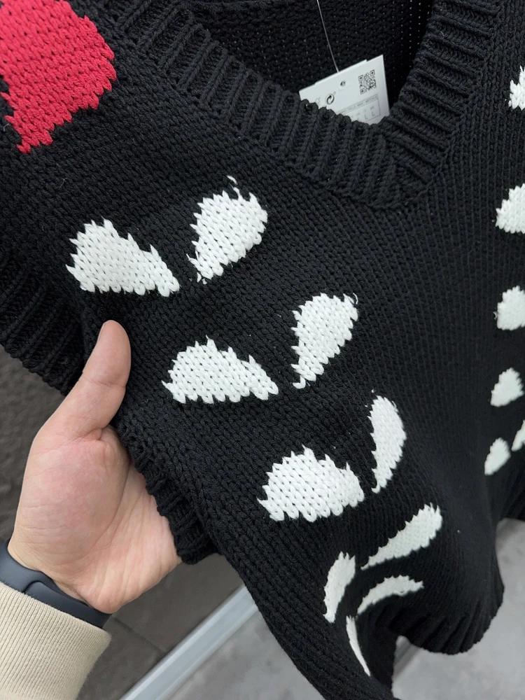 

Faionable V-Ne Embroidered ort Knitted Vest Spring Autumn ex Casual Sle Pampa& Brand Youth Urban Wear