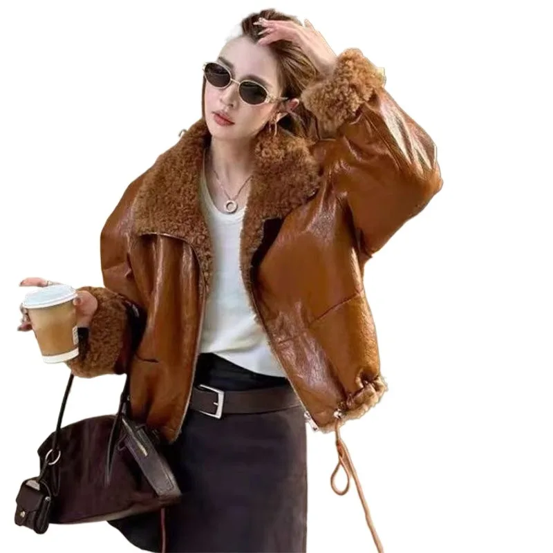 2026年 気質コート ラムウール PUレザー ジャケット 人気 レディース 超格好良い 冬新作 ラペル ベルベット 保温トップス 新作