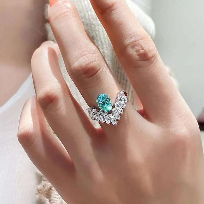 Anillo de corte de flor de hielo azul de mar Gonghai, luz de lujo, versión de diseño avanzado, Paloma en forma de V, corona azul de glaciar, Diamante Ri